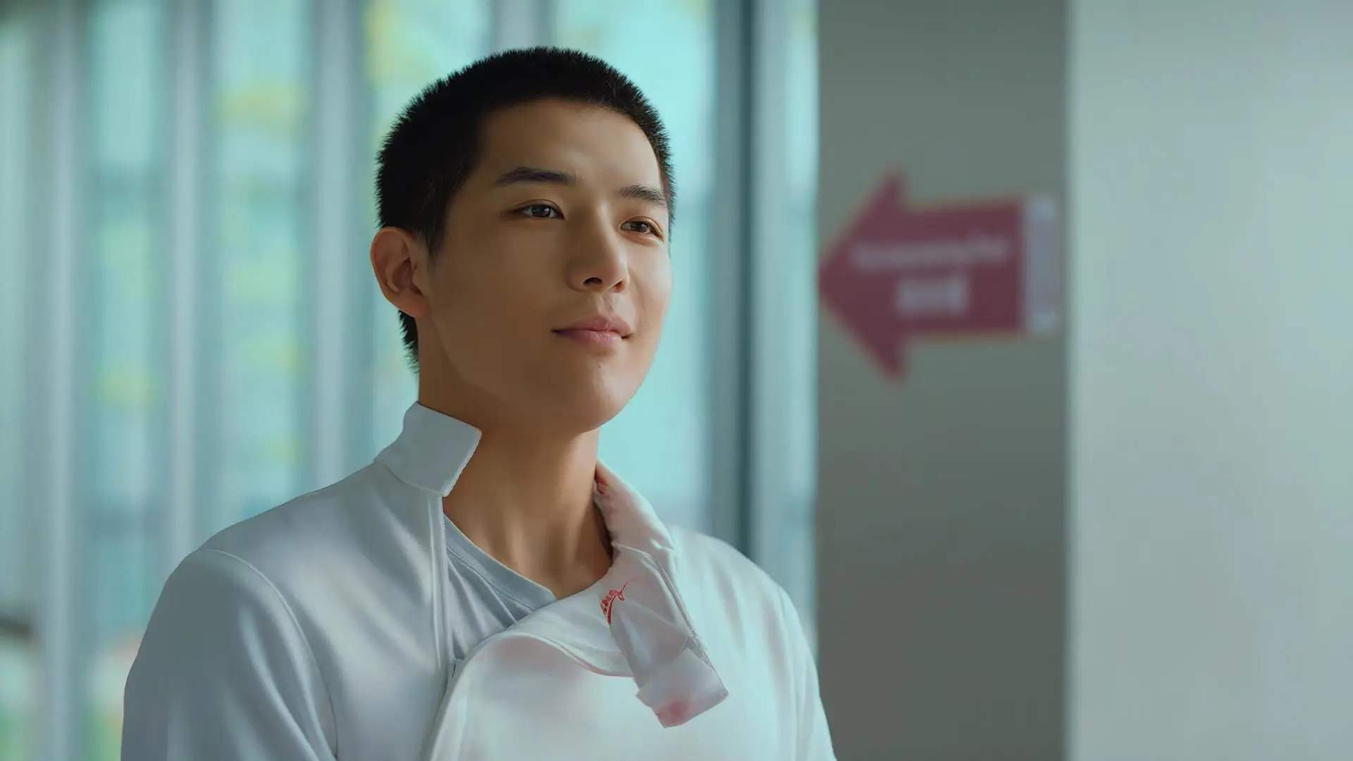 “高新区全民健身馆：壁球的秘密，击球背后是百秒的决战！”